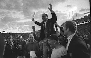 100 Greatest Photos - 033 - Hank Stram