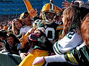 100 Greatest Photos - 010 - Donald Driver